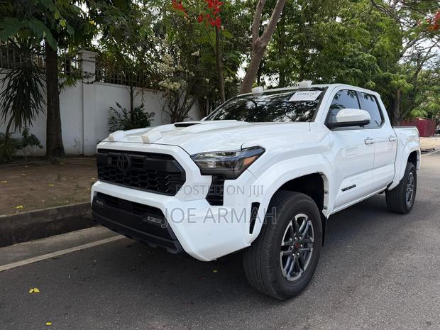 Toyota Tacoma TRD Sport Double Cab 4WD 5.0 ft. SB (Automatic) 2025