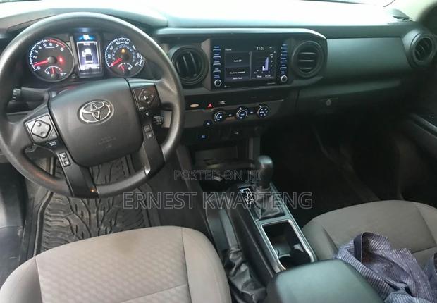 Toyota Tacoma 2022 White