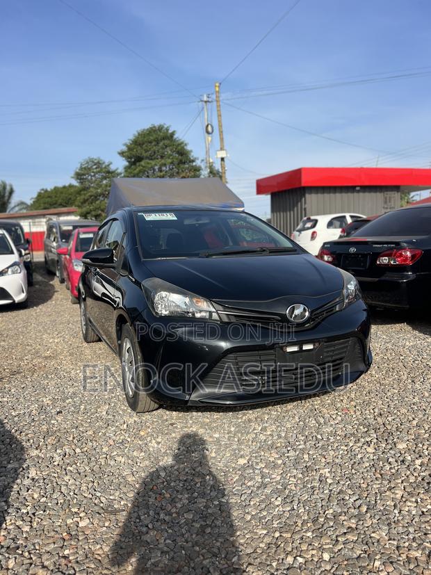 Toyota Vitz 1.3 AWD 3dr 2015 Black