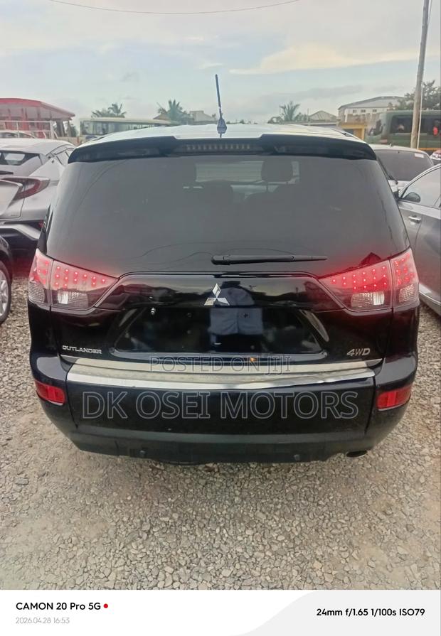 Mitsubishi Outlander SE 2011 Black