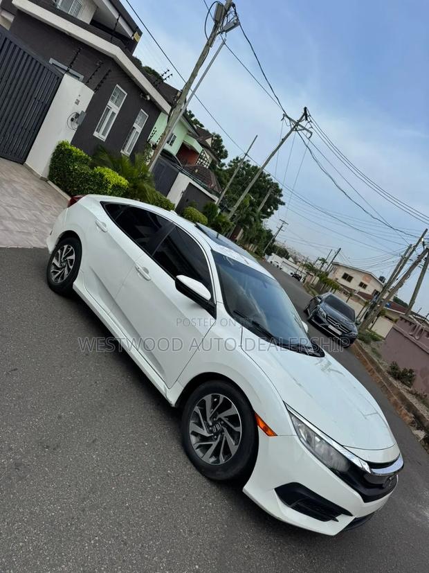 Honda Civic EX Sedan 2018 White