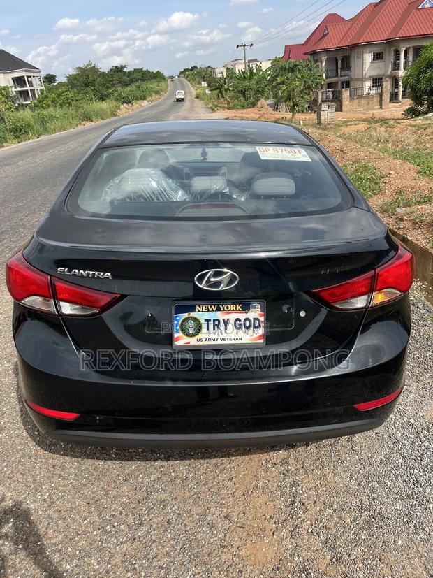 Hyundai Elantra SE Sedan FWD (1.8L 4cyl 6A) 2016 Black