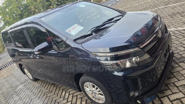 Toyota Voxy SV Premium 2014 Blue