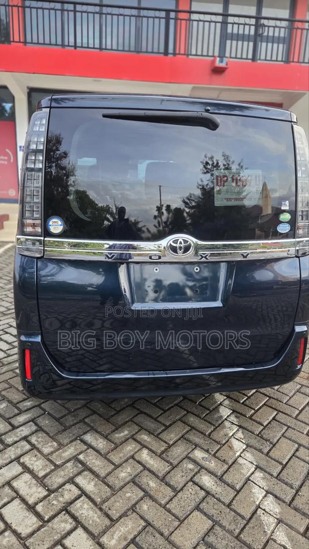Toyota Voxy SV Premium 2014 Blue
