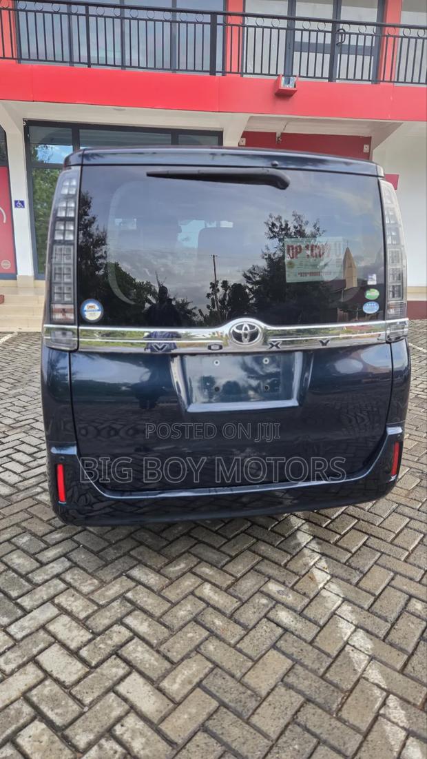 Toyota Voxy SV Premium 2014 Blue