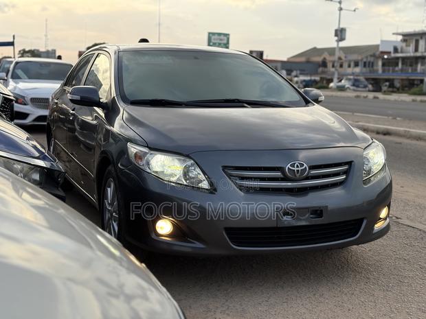 Toyota Corolla LE 4dr Sedan (1.8L 4cyl 4A) 2010 Gray