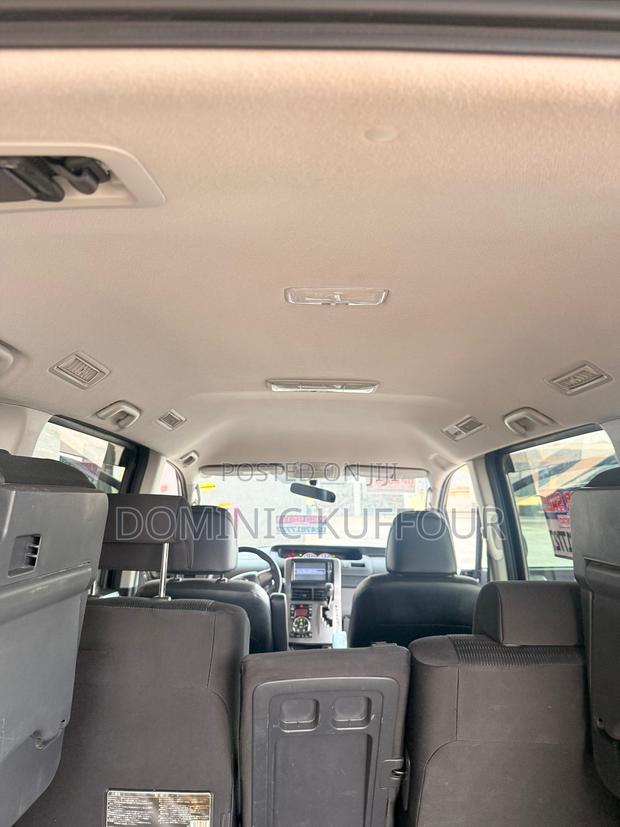 Toyota Voxy 2013 Black
