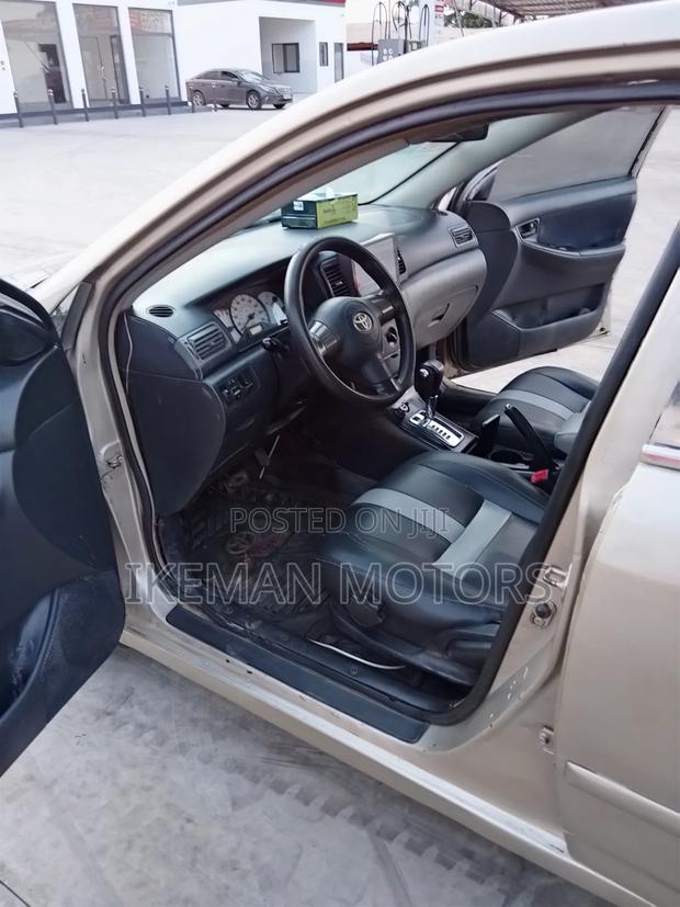 Toyota Corolla LE 2007 Gold