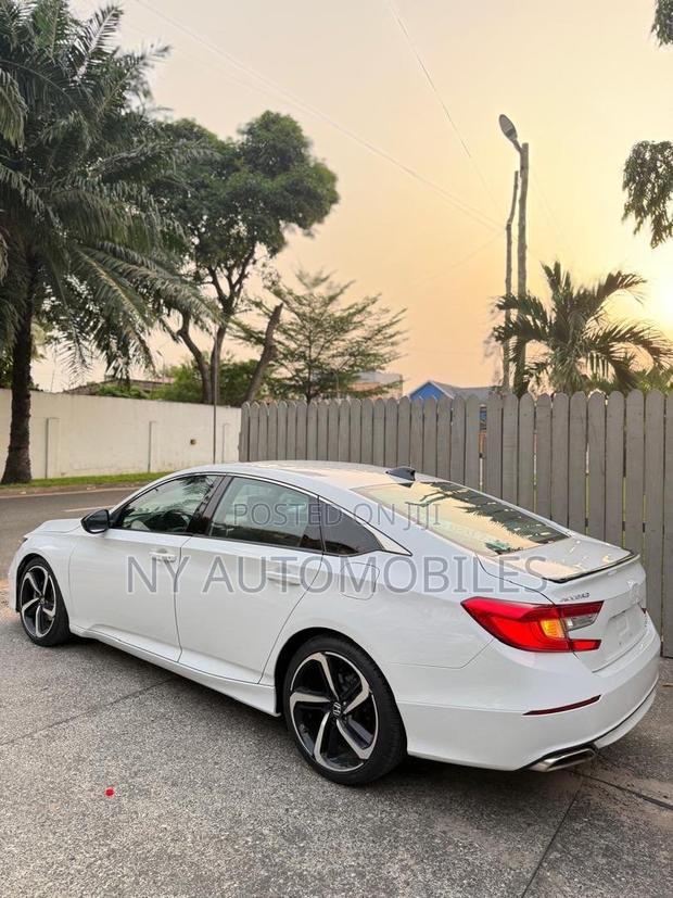 Honda Accord Sport 2.0T 2021 White