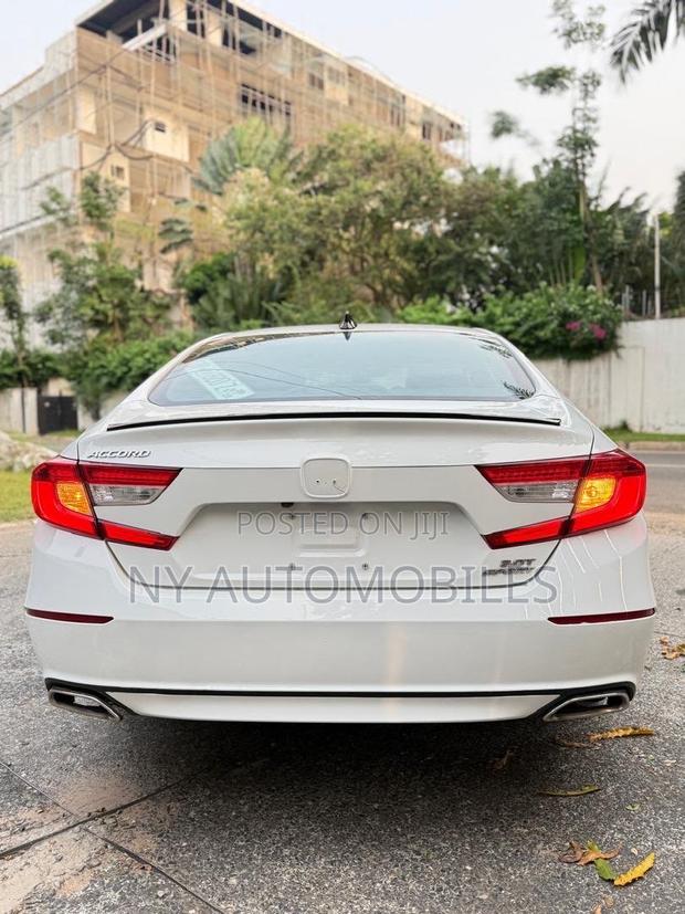 Honda Accord Sport 2.0T 2021 White