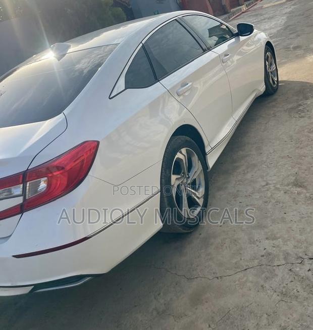Honda Accord 2019 White