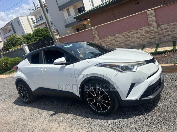 Toyota C-HR LE FWD 2019 White