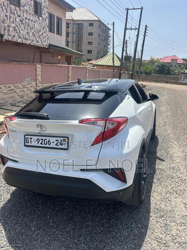 Toyota C-HR LE FWD 2019 White