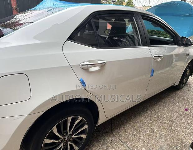 Toyota Corolla 2020 White