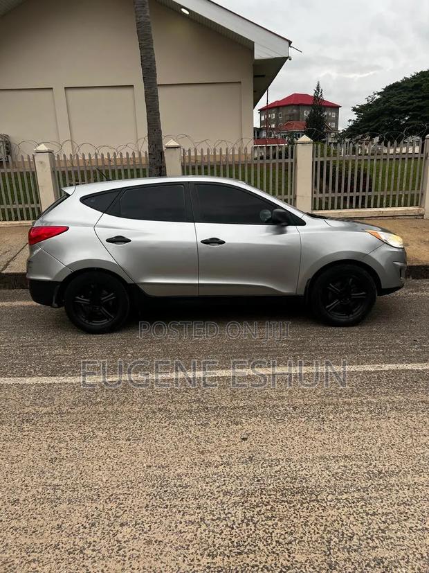 Hyundai Tucson 2012 Silver