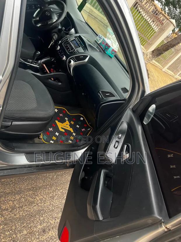 Hyundai Tucson 2012 Silver
