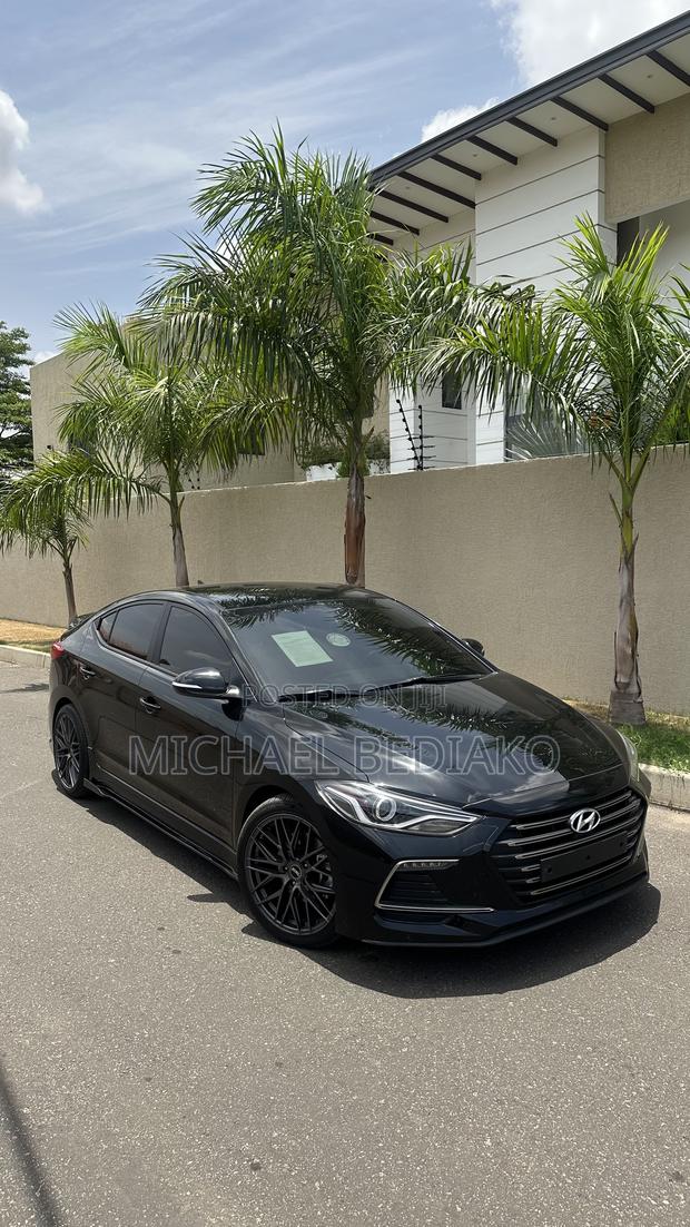 Hyundai Avante 2018 Black