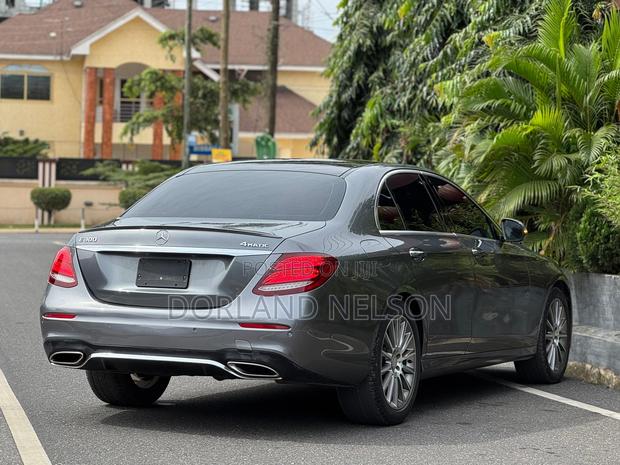 Mercedes-Benz E300 4Matic AWD Sedan (2.0L 4cyl 9A) 2017 Gray