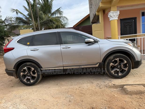 Honda CR-V Touring FWD 2018 Silver