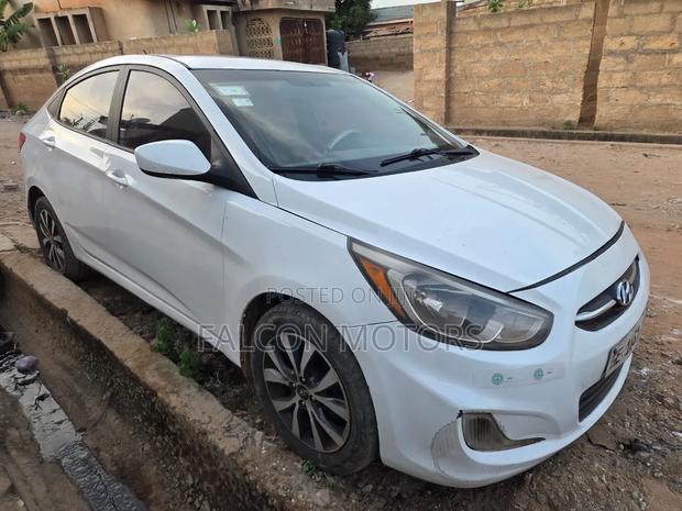 Hyundai Accent SE Sedan 2016 White