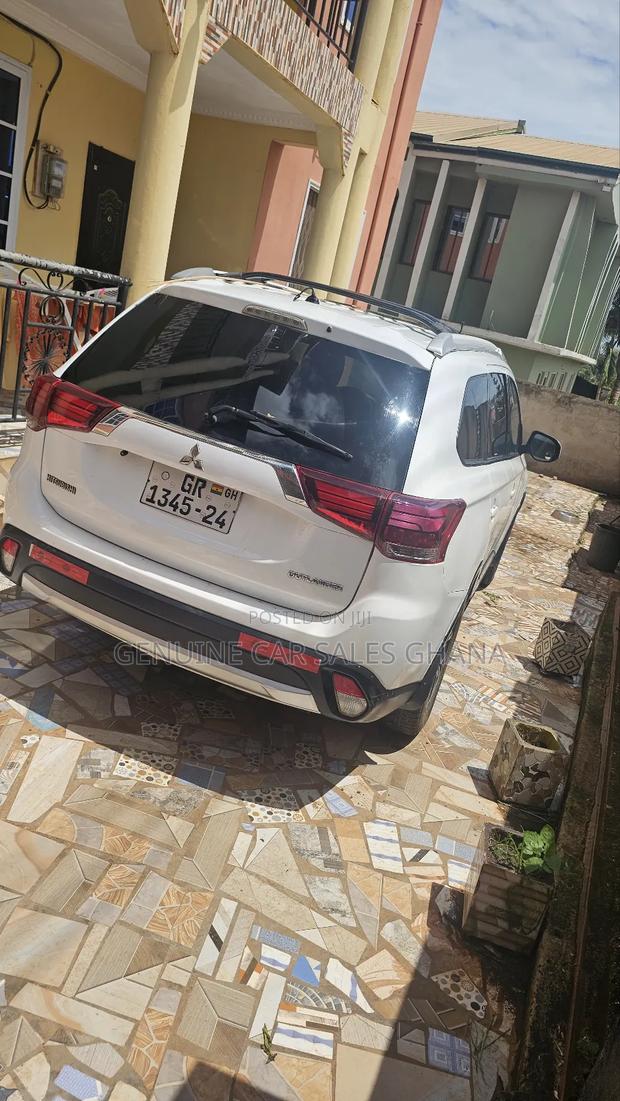 Mitsubishi Outlander 2.0 PHEV AWD 2017 White