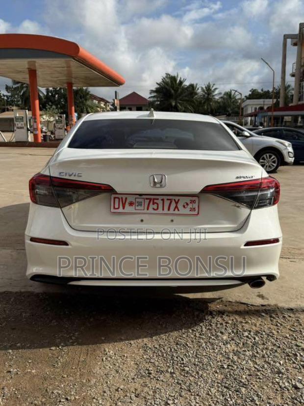 Honda Civic 2024 White