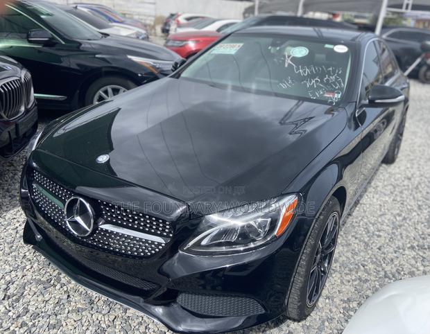 Mercedes-Benz C300 2017 Black