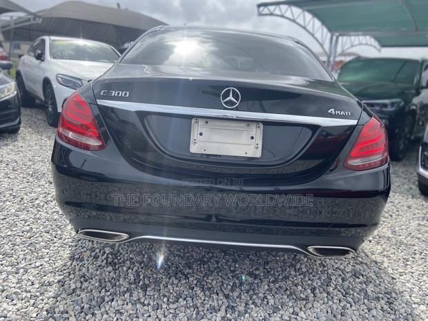 Mercedes-Benz C300 2017 Black