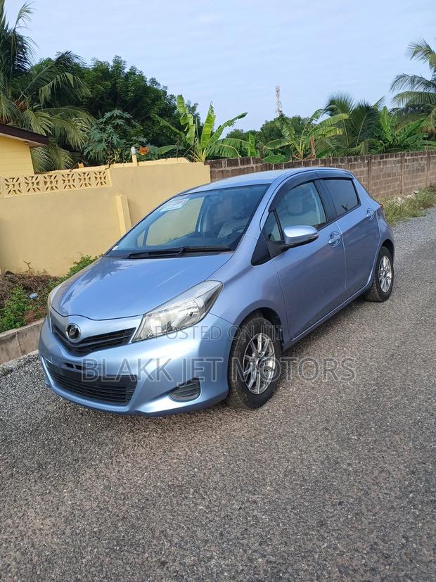 Toyota Vitz 1.3 FWD 3dr 2013 Blue