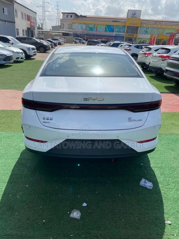 New BYD E2 43 kWh 94 hp FWD 2025 White