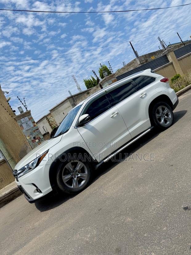 Toyota Highlander XLE 2019 White