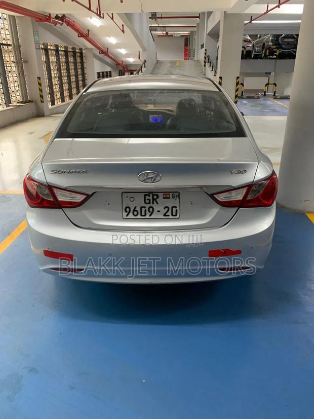 Hyundai Sonata SE 2.0T Sedan FWD (2.0L 4cyl 6A) 2012 Silver
