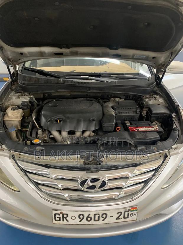 Hyundai Sonata SE 2.0T Sedan FWD (2.0L 4cyl 6A) 2012 Silver