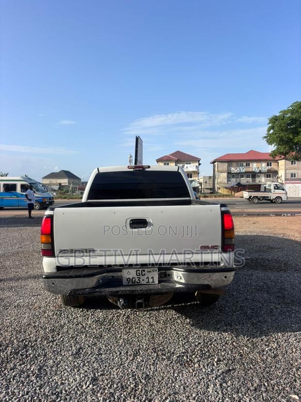 GMC Sierra 2007 White