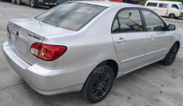Toyota Corolla Altis 2010 Silver