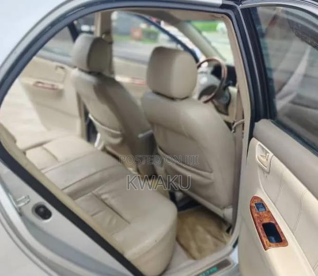 Toyota Corolla Altis 2010 Silver