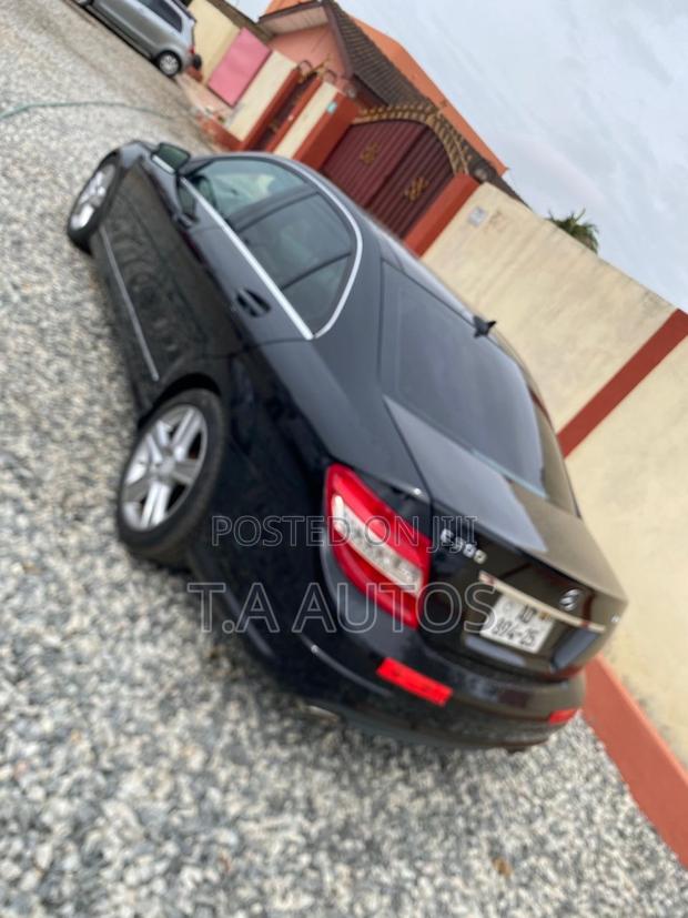 Mercedes-Benz C300 Sport 4Matic Sedan AWD (3.0L 6cyl 7A) 2011 Black