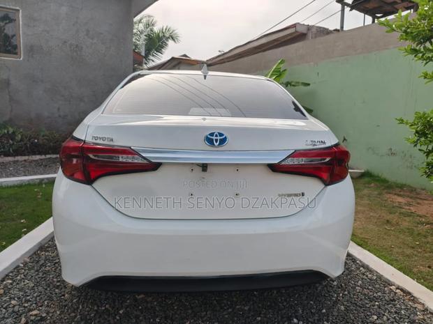 Toyota Corolla SE (1.8L 4cyl 2A) 2019 White