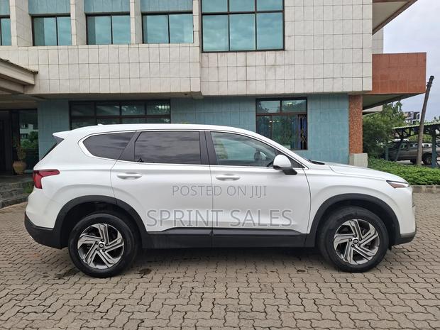 Hyundai Santa Fe SE 2023 White