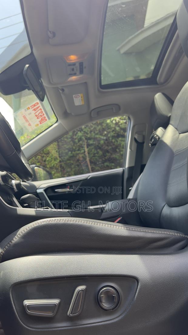Toyota RAV4 2022 Black