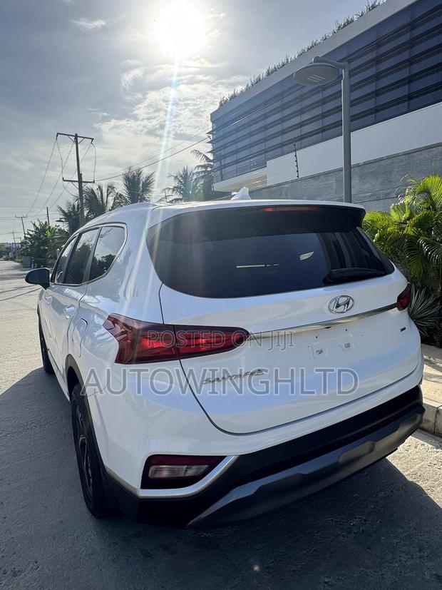 Hyundai Santa Fe SE 2.4 FWD 2019 White