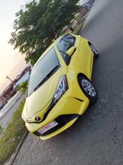 Toyota Vitz 2014 Yellow for sale