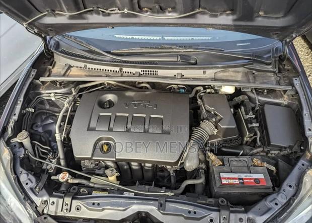 Toyota Corolla LE Eco (1.8L 4cyl 2A) 2018 Gray