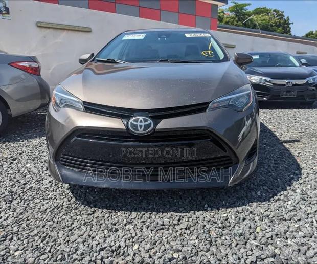 Toyota Corolla LE ECO w/Package 1 4dr Sedan (1.8L 4cyl CVT) 2017 Brown