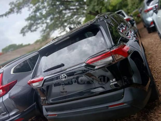 Toyota RAV4 LE AWD 2020 Black
