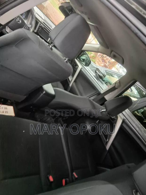 Toyota RAV4 LE 4dr SUV AWD (2.5L 4cyl 6A) 2018 Black
