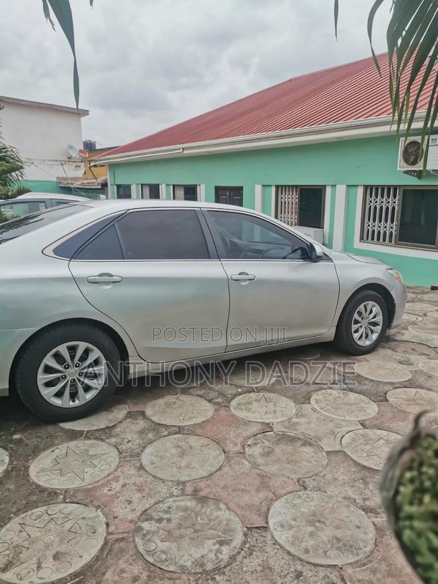 Toyota Camry 2016 Silver