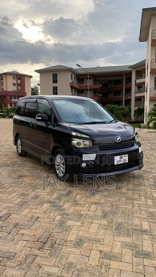 Toyota Voxy 2013 Purple