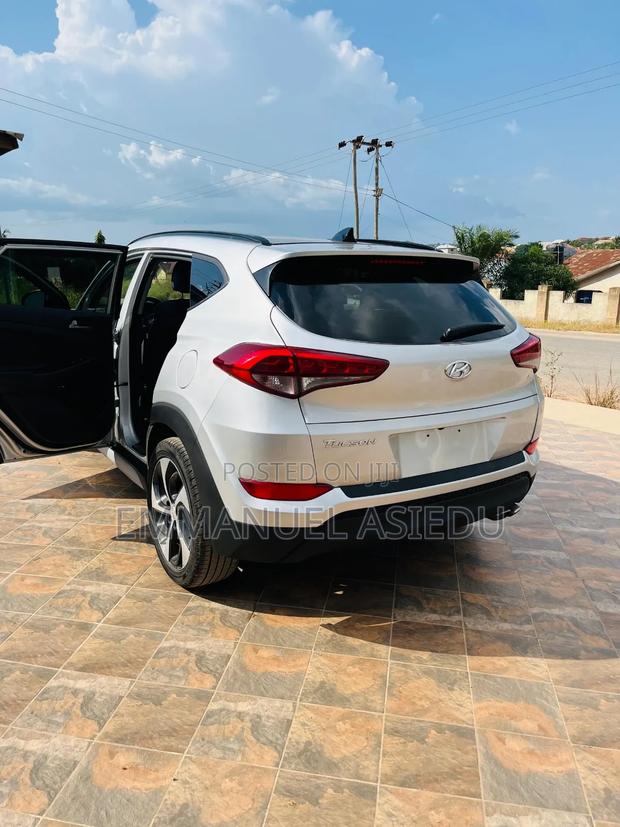 Hyundai Tucson Limited AWD 2018 Silver