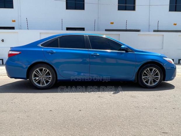 Toyota Camry LE 4dr Sedan (2.5L 4cyl 6A) 2017 Blue